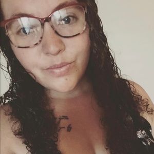 Meet your Posher, Casey